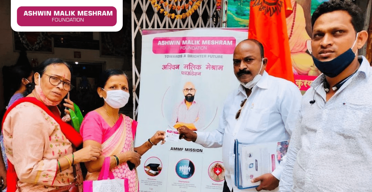 An E-Shram card distribution drive was conducted in Nehru Nagar, Kurla by Ashwin Malik Meshram Foundation, in association with Rashmi Indulkar
