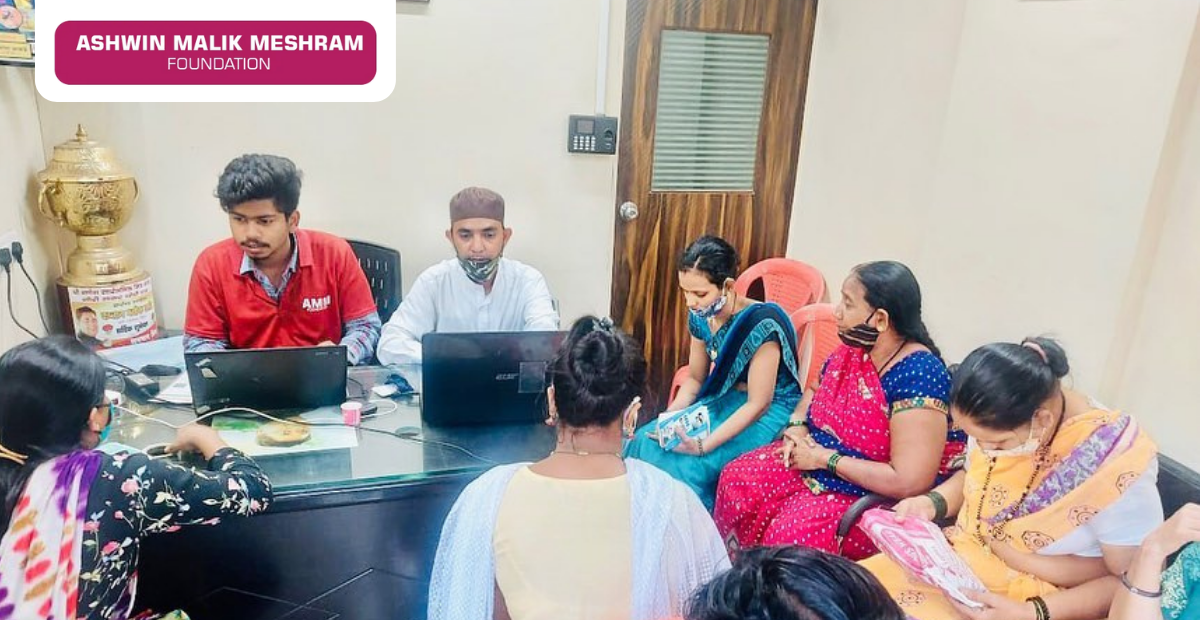 AMM Foundation conducted an E-shram registration drive in association with Kaptan Malik at V. N. Purav Marg, Chunabhatti.