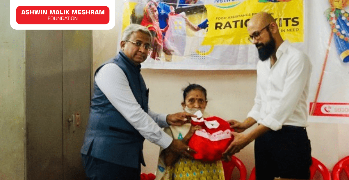 500+ Festival Happiness Kits distributed by AMM Foundation in association with Hemang Jangla for underprivileged People in Chunabhatti.