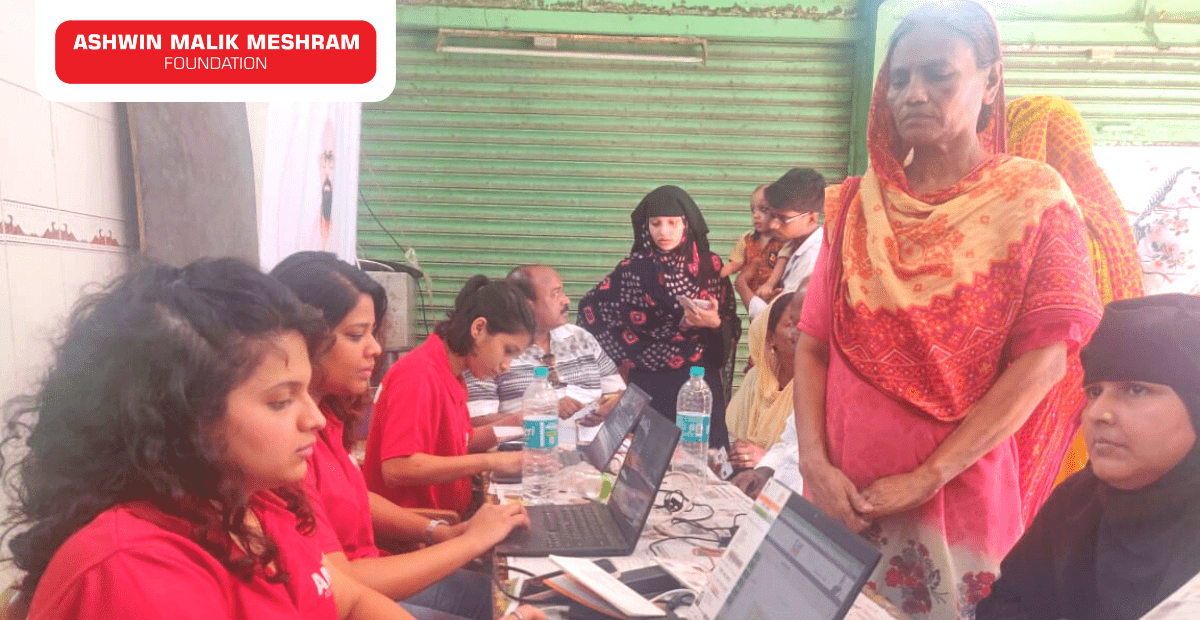 E-Shram Yojna Drive conducted by AMM Foundation in association with Hemang Jangla at Squatter colony, Malad (East).