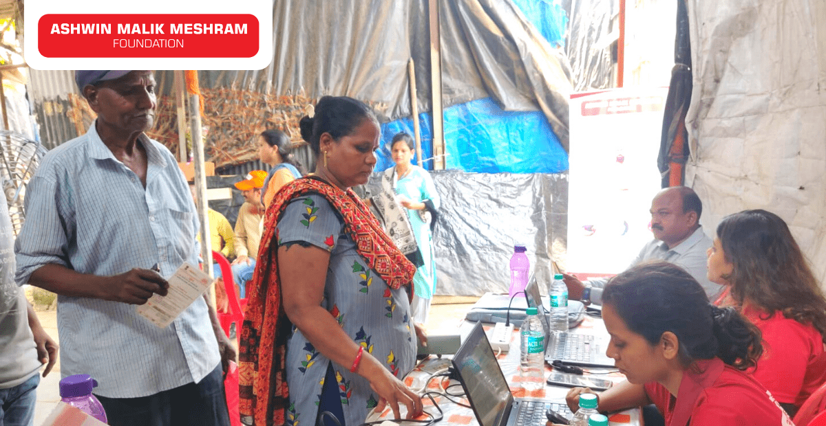 AMM Foundation in association with Capt. Rakesh Coelho and Hemang Jangla conducted an E-Shram Yojna drive at Kurar Village, Malad (East).