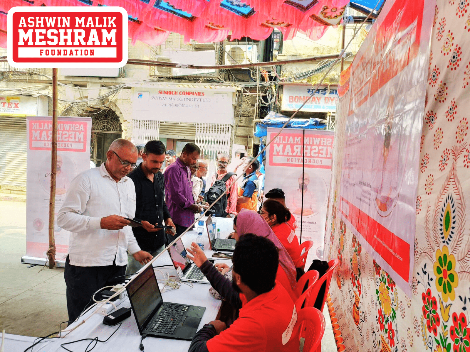 Eye Check-up Camp along with Ayushman Bharat Health Card Camp conducted by Meshram Foundation at Masjid Bunder.