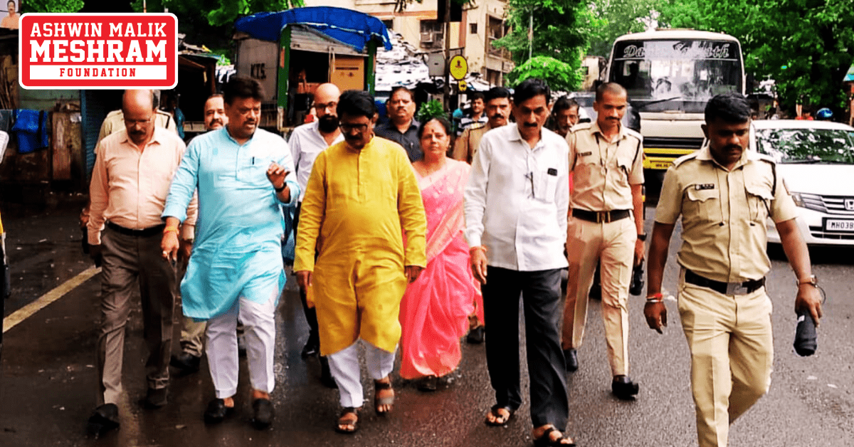Senior Shivsena leader and former Cabinet Minister Mr. Subhash Desai, along with Mr. Arvind Sawant (MP - Shivsena, South Mumbai) visited the health checkup camp conducted by Meshram Foundation.