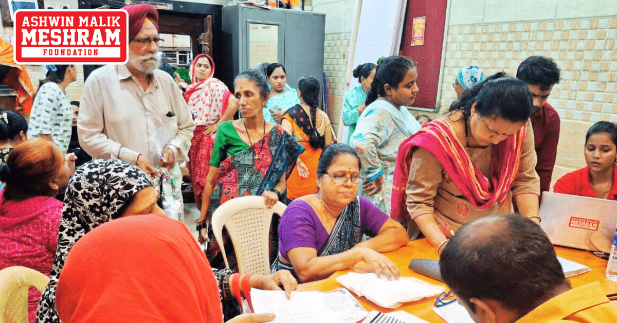 Ayushman Bharat Yojana and Majhi Ladki Bahin Yojana camp conducted by Meshram Foundation in Shivsena Shakha No.165.