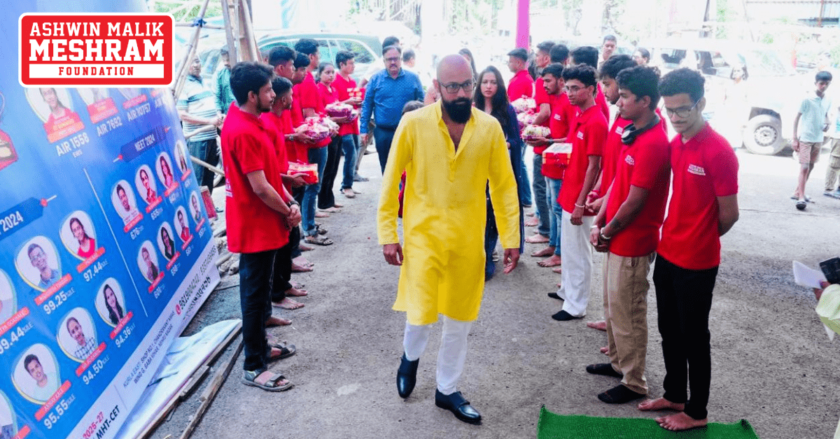 On the occasion of Ganesh Chaturthi, the Pran Pratishtha of Maharaja Ganaraya of Nehru Nagar, Kurla was performed by the auspicious hands of our Chairman, Ashwin Malik Meshram.